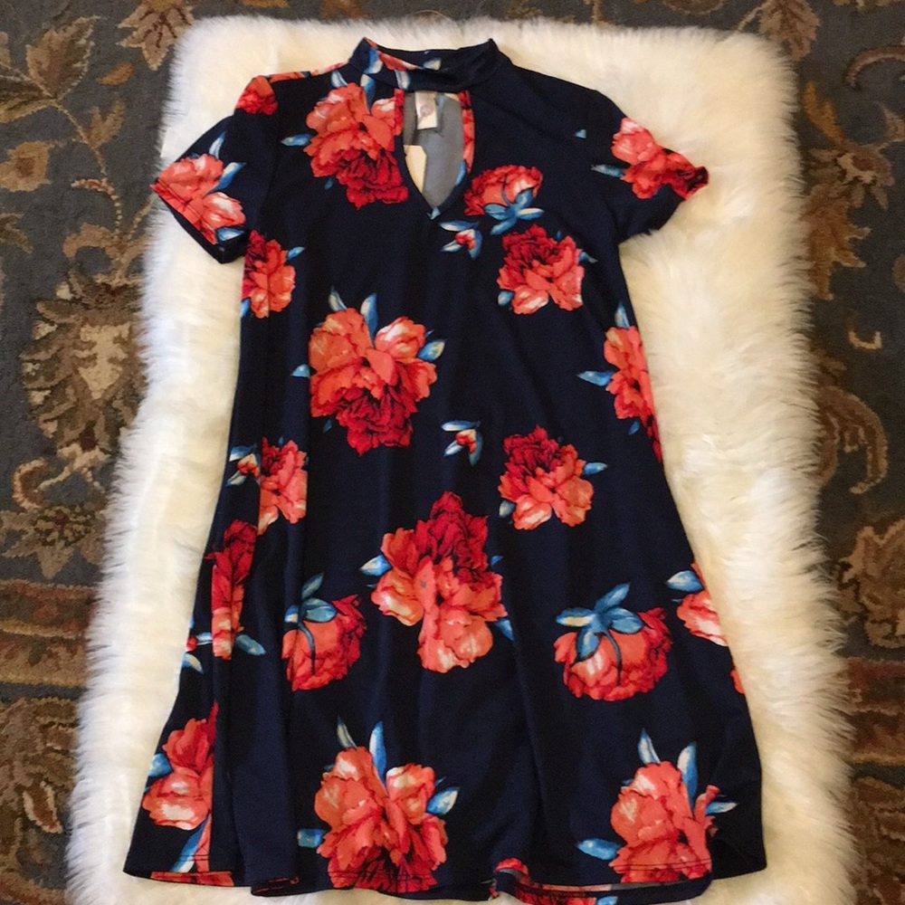 Darcey’s Blooming Choker Dress - Picture 6 of 7